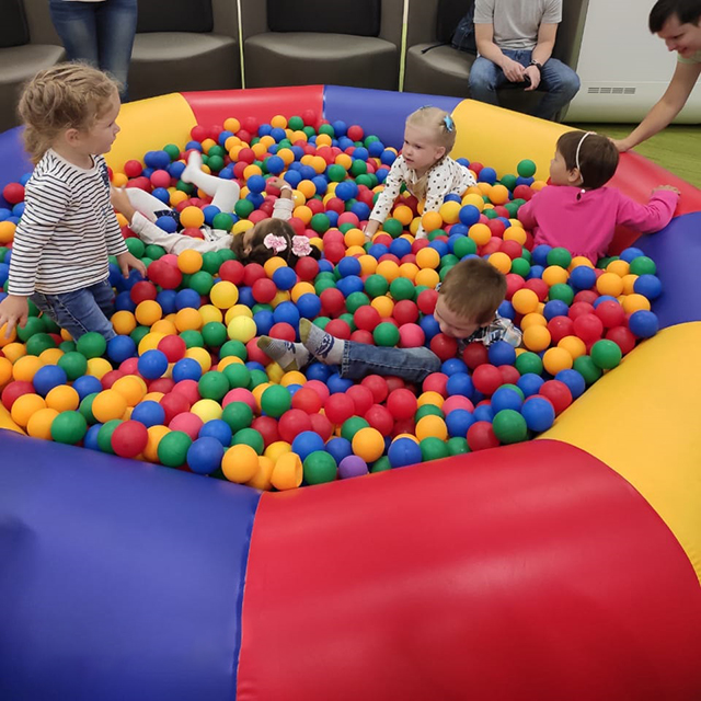 Сухой бассейн - средний в аренду – с нами веселее